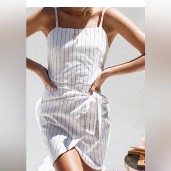 Sabo Skirt Dresses & Skirts - Sabo Skirt Dress Strapless White and Blue Wrap Skirt